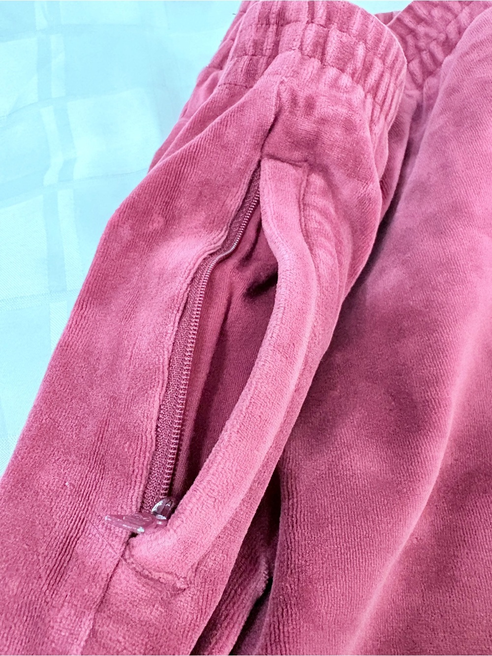 TNA Aritzia Dusty Rose Pink Velour Velvet Jogger Sweatpants Sz Medium - Picture 5 of 7